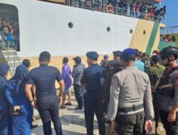 Personel Ops Ketupat Rinjani 2026 Amankan Kedatangan Kapal Perintis Tol Laut Sabuk Nusantara 79 di Pelabuhan Bima