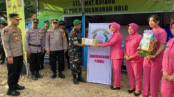 Dukungan Moril, Kapolres Bima didampingi ketua Bhayangkari Cabang Bima Kabupaten Cek Kesiapan Pos PAM Operasi Ketupat Rinjani di Kecamatan Bolo