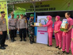 Dukungan Moril, Kapolres Bima didampingi ketua Bhayangkari Cabang Bima Kabupaten Cek Kesiapan Pos PAM Operasi Ketupat Rinjani di Kecamatan Bolo