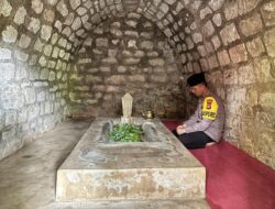 Junjung Petuah “Mbojo Dana Ma Mbari”, Kapolres Bima Kota AKBP Mubiarto Ziarah Makam Sultan di Dana Teraha