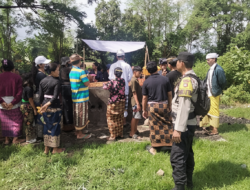Wujud Toleransi Dan Pelayanan, Bhabinkamtibmas Labuhan Badas Kawal Prosesi kremasi Umat Hindu