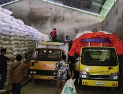 Polres Lombok Barat Fasilitasi Pendistribusian 6,3 Ton Jagung Petani ke Gudang BULOG Lembar
