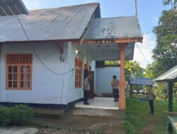 Personil Polsek Donggo Amankan Ibadah Jum,at Agung di Gereja Protestan Kemah Injil Bukit Sion Sangari di Mbawa