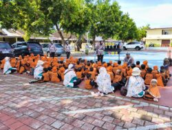 Tanamkan Keselamatan Sejak Dini, Ditlantas Polda NTB Edukasi Siswa SD di Lapangan Bhara Daksa