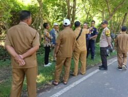 Bhabinkamtibmas Tarusa Dampingi Tim Dinas Kelautan Tinjau Reklamasi Ilegal di Pantai Air Tawar
