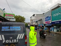 Satlantas Polres Bima Kota Gelar Penling Kamseltibcarlantas di Tengah Hujan, Imbau Pengendara Utamakan Keselamatan