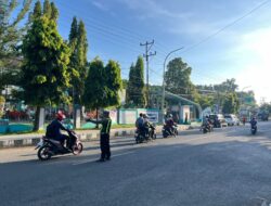 Sat Lantas Polres Dompu Laksanakan Strong Point Pagi, Wujudkan Kamseltibcar Lantas