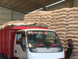 Lombok Barat Amankan Stok Pangan, Polisi Kawal Ketat Distribusi Puluhan Ton Jagung Petani ke Gudang Bulog