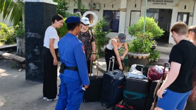 Sat Polairud Polres Lombok Barat Amankan Pantai Senggigi