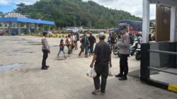 Polsek Kawasan Pelabuhan Lembar Amankan Pemuatan Kapal