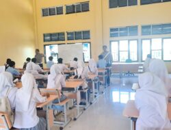 Tumbuhkan Kesadaran Berlalulintas di Kalangan Pelajar Unit Kamsel Satlantas Polres Bima Kabupaten Sambangi SMK Pelita Harapan