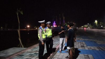 Cegah Kriminalitas Jalanan, Personel Satlantas Polres Lombok Barat Intensifkan Patroli Malam di Titik Vital
