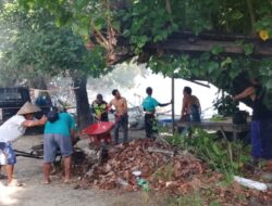 Karya Bakti Koramil Sekotong Pulihkan Keindahan Gili Genting