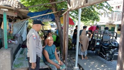 Bhabinkamtibmas Desa Wanasaba Sambangi Warga, Sosialisasikan Program Asta Cita dan Himbauan Kamtibmas