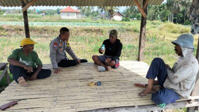 Bhabinkamtibmas Desa Bagik Papan Laksanakan Silaturahmi Dan Himbauan Dukung Program Ketahanan Pangan