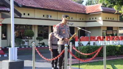 Pimpinan Upacara PTDH, Ini Pesan Menohok Kapolres Bima Kabupaten AKBP Muhammad Anton Bhayangkara Gaisar S.I.K.MH