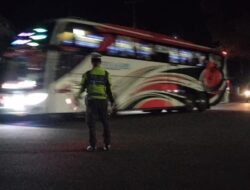 Sat Lantas Polres Dompu Intensifkan Pengamanan dan Rekayasa Lalu Lintas di Kandai dua dan Simpang Madaprama