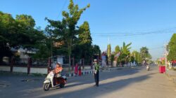 SATLANTAS POLRES DOMPU LAKSANAKAN RAWAN PAGI DAN STRONG POINT, WUJUDKAN KAMSELTIBCAR LANTAS YANG AMAN DAN LANCAR