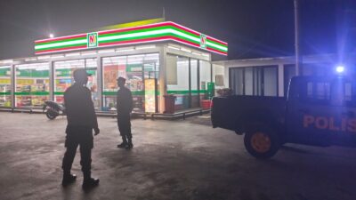 Cegah Begal dan Kejahatan Jalanan, Polsek Batulayar Sisir Kawasan Wisata Senggigi Dini Hari
