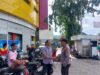 SAT BINMAS POLRES DOMPU LAKSANAKAN SAMBANG DAN HIMBAUAN KAMTIBMAS DI PUSAT PERTOKOAN BOLLY MART