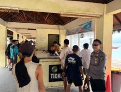Patroli Dermaga Gili Air, Polsubsektor Gili Indah Imbau Warga dan Pengusaha Jaga Kamtibmas