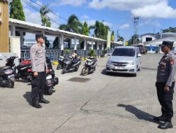 Antisipasi Lonjakan Penumpang ke Bali, Polisi Jaga Ketat Proses Pemuatan Kapal di Pelabuhan Lembar