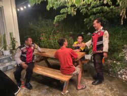 Patroli Dialogis di Desa Kemuning, Peraonel Sampaikan Imbauan Kamtibmas kepada Remaja dan Warga