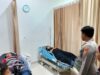 Gerak Cepat Bhabinkamtibmas dan Warga Evakuasi Korban Laka Lantas Out of Control di Jalan Mantar