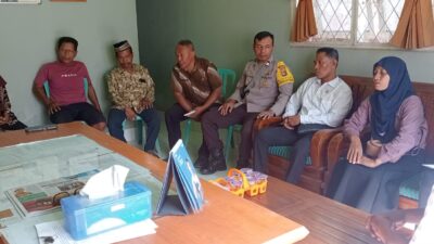 Bhabinkamtibmas Kelurahan Kelayu Utara Mediasi Permasalahan KDRT Pasangan Suami Istri di Kantor Kelurahan