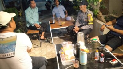 Bhabinkamtibmas Desa Kerumut Intensifkan Sambang Desa dan Silaturahmi dengan Tokoh Masyarakat