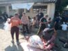 Bhabinkamtibmas Desa Tirtanadi Monitoring Pemotongan dan Pembagian Daging Qurban