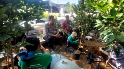 Dukung Program Presiden, Polsek Labuapi Gerakkan Warga