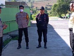 SAT BINMAS POLRES DOMPU BERIKAN PEMBINAAN DAN PENGARAHAN KEPADA SATPAM GUDANG JAGUNG DI MANGGELEWA