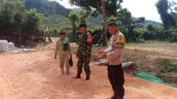 BHABINKAMTIBMAS DAN BABINSA DESA MADAPRAMA SAMBANGI PETANI JAGUNG, PERKUAT KETAHANAN PANGAN DAN JAGA KAMTIBMAS