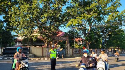SAT LANTAS POLRES DOMPU LAKSANAKAN RAWAN PAGI, WUJUDKAN KELANCARAN DAN KEAMANAN LALU LINTAS