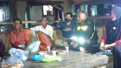 Bhabinkamtibmas Polres Bima Kota, Fasilitasi Musyawarah Warga Terkait Rencana Usaha UMKM Kandang Ayam Potong
