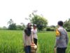 Bhabinkamtibmas Desa Labuhan Bontong Pantau Pertanian Warga Dukung Ketahanan Pangan