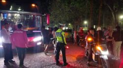 BLUE LIGHT PATROL DAN STRONG POINT MALAM, SATLANTAS POLRES DOMPU HADIR JAGA KEAMANAN DAN KETERTIBAN LALU LINTAS