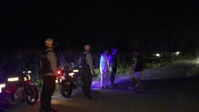 Antisipasi Kejahatan Malam, Polres Lombok Barat Sampaikan Imbauan Humanis di Kerumunan Remaja