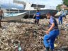 “Polisi Peduli” Satpolairud Polres Bima Kabupaten Bersihkan Tumpukan Sampah di Dermaga Tradisional Bajo
