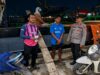 Patroli Rutin Polsek Kawasan Pelabuhan Laut Bima, Imbau Buruh dan ABK Jaga Keamanan serta Kebersihan Pelabuhan