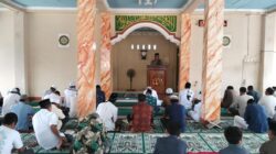 Kanit Binpolmas Polres Dompu Jadi Khotib dan Imam Sholat Jumat, Wujudkan Kedekatan Polri dengan Masyarakat Melalui Pendekatan Keagamaan