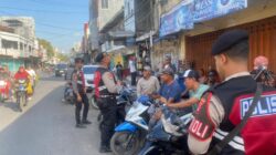 POLRES DOMPU TINGKATKAN KEAMANAN WILAYAH MELALUI PATROLI RUTIN DAN DIALOGIS, WARGA DIAJAK BERPERAN AKTIF MENJAGA KAMTIBMAS