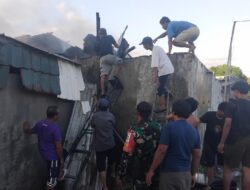 Semangat Kebersamaan Padamkan Kebakaran Rumah Warga Kelurahan Banjar