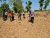 Anggota Polsek Bancar Bersama Forkopimcam dan Warga Gelar Penanaman Jagung Serentak di Desa Siding