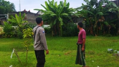 Polsek Batulayar Ajak Warga Senteluk Manfaatkan Lahan Kosong untuk Ketahanan Pangan