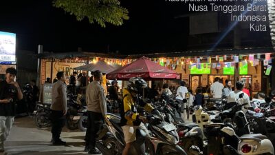 Polsek Kawasan Mandalika Amankan Nonton Bareng Piala Dunia 2026, Perkuat Kedekatan dengan Masyarakat