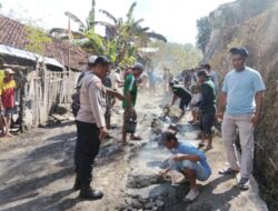 Manfaatkan Momen Gotong Royong, Bhabinkamtibmas Rite Tampung Aspirasi Warga Lewat Jumat Curhat