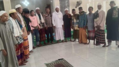 Polisi Religi, Bhabinkamtibmas Polsek Woha Polres Bima Kabupaten Kembali di Percaya Jadi Khotib dan Imam Sholat Jum, at di Masjid Desa Renda