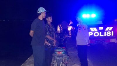 Jaga Situasi Kamtibmas di Wilayah Hukumnya Tetap Kondusif Polsek Soromandi Gelar Patroli Strong Point